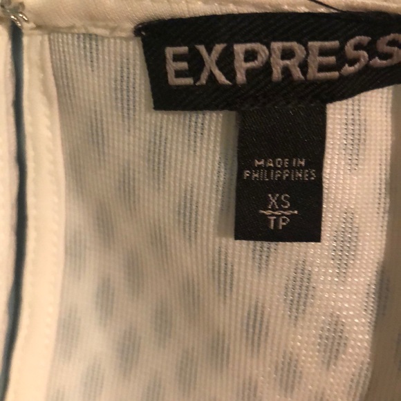 Express “Honeycomb” Two-Piece Set - Picture 4 of 5